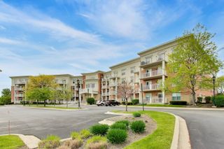 601 W Rand Road 201, Arlington Heights, IL 60004