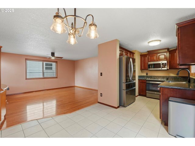 3608 Se 66TH Ave, Portland, OR 97206