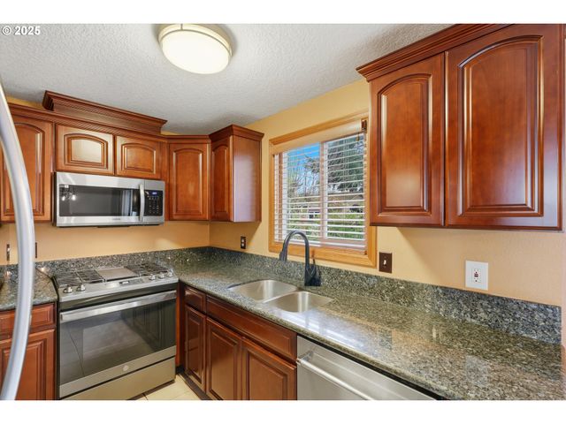 3608 Se 66TH Ave, Portland, OR 97206