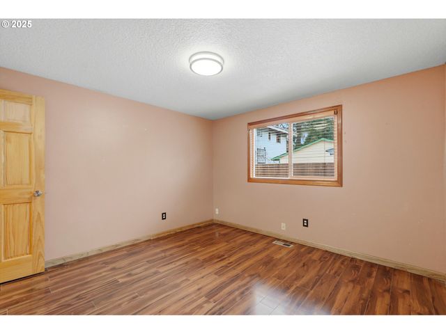 3608 Se 66TH Ave, Portland, OR 97206