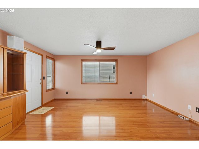 3608 Se 66TH Ave, Portland, OR 97206