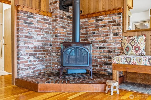 1136 Island Drive, Lummi Island, WA 98262