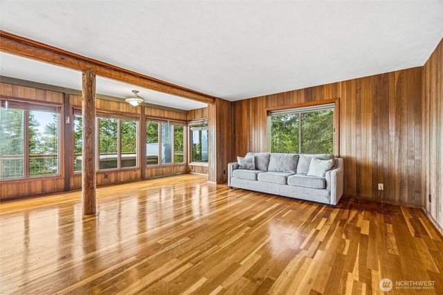 1136 Island Drive, Lummi Island, WA 98262