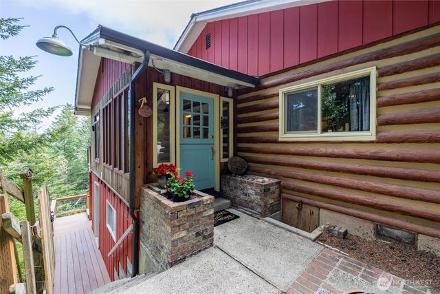 1136 Island Drive, Lummi Island, WA 98262
