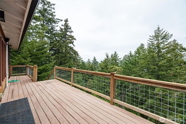 1136 Island Drive, Lummi Island, WA 98262