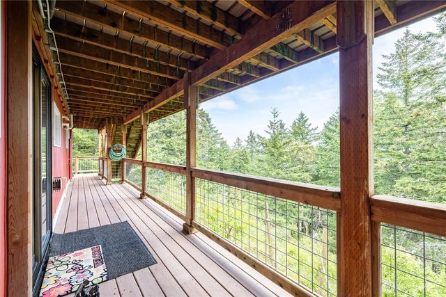 1136 Island Drive, Lummi Island, WA 98262