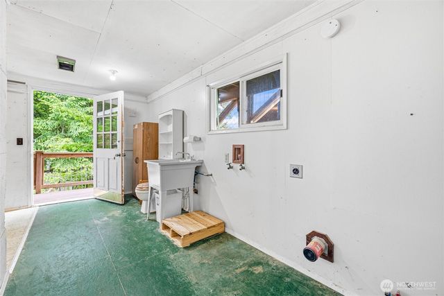 1136 Island Drive, Lummi Island, WA 98262
