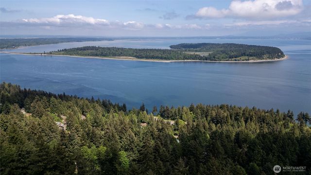 1136 Island Drive, Lummi Island, WA 98262