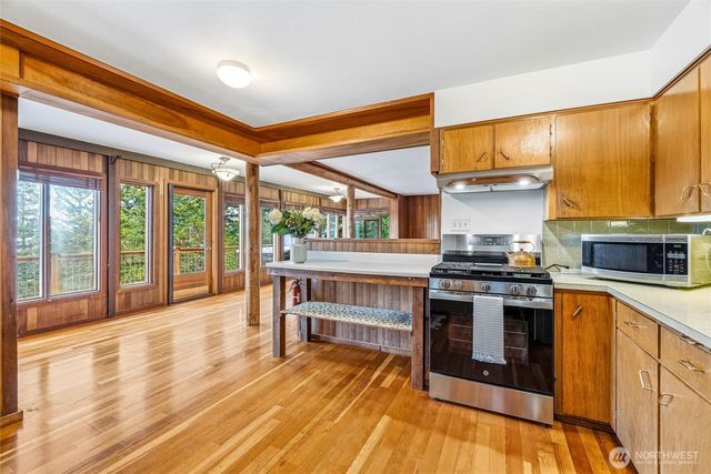 1136 Island Drive, Lummi Island, WA 98262