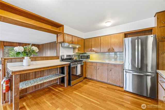 1136 Island Drive, Lummi Island, WA 98262