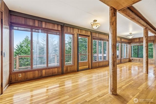 1136 Island Drive, Lummi Island, WA 98262