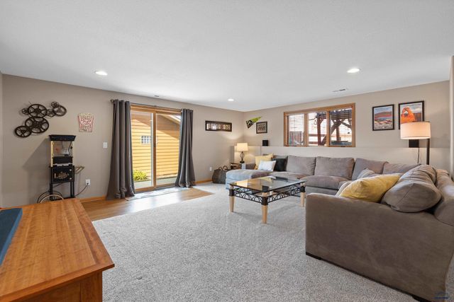 2920 SOURDOUGH RD, Rapid City, SD 57702