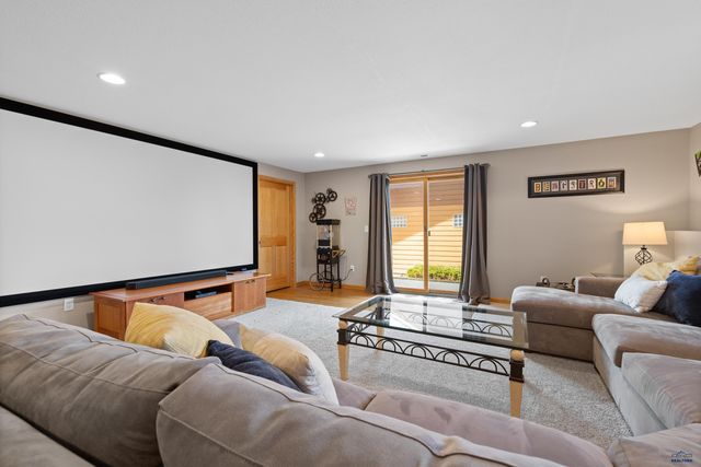 2920 SOURDOUGH RD, Rapid City, SD 57702