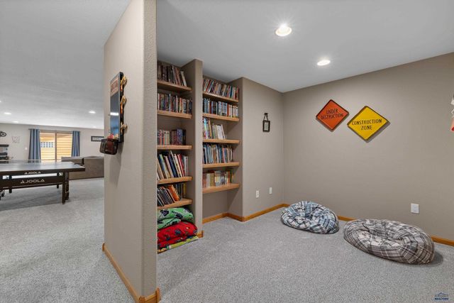 2920 SOURDOUGH RD, Rapid City, SD 57702