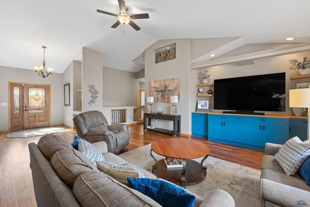 2920 SOURDOUGH RD, Rapid City, SD 57702