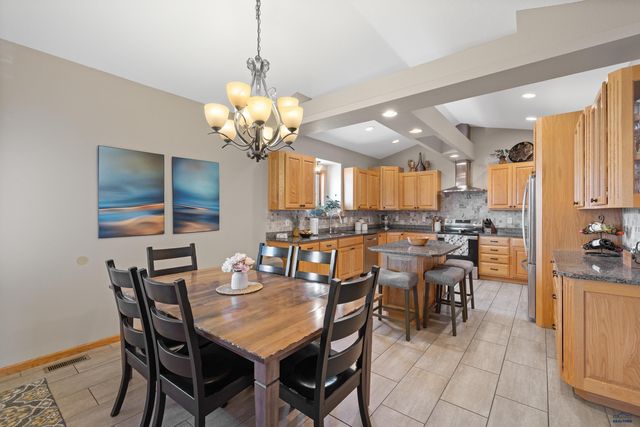 2920 SOURDOUGH RD, Rapid City, SD 57702