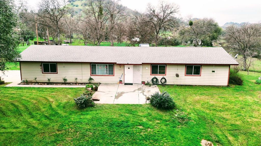 33671 Frazier Road, Auberry, CA 93602