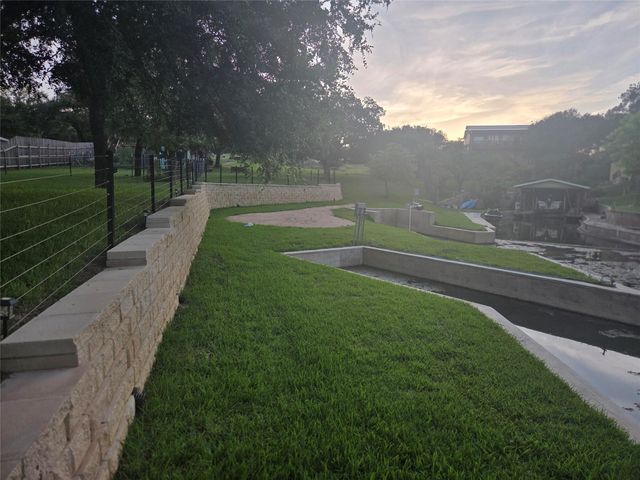 203 W Lakeshore DR, Sunrise Beach, TX 78643
