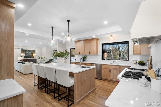 1534 Woodgate Drive, Frontenac, MO 63131