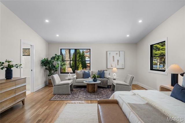 1534 Woodgate Drive, Frontenac, MO 63131