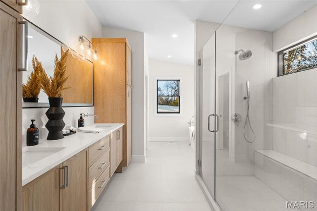 1534 Woodgate Drive, Frontenac, MO 63131