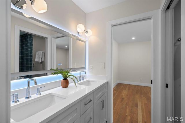 1534 Woodgate Drive, Frontenac, MO 63131