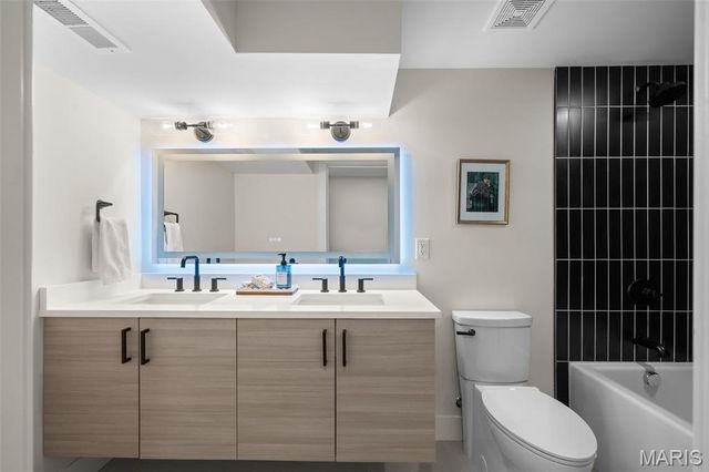 1534 Woodgate Drive, Frontenac, MO 63131