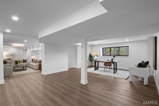 1534 Woodgate Drive, Frontenac, MO 63131