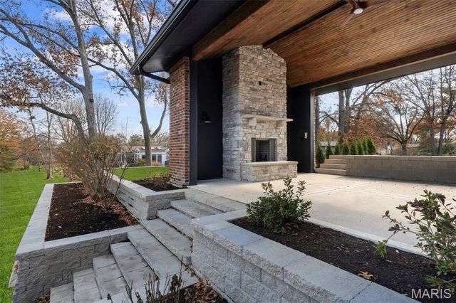 1534 Woodgate Drive, Frontenac, MO 63131