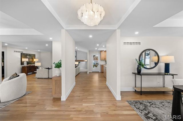 1534 Woodgate Drive, Frontenac, MO 63131