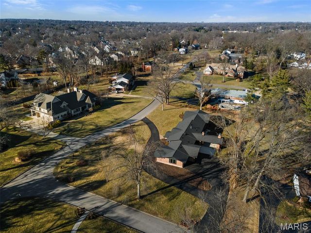 1534 Woodgate Drive, Frontenac, MO 63131