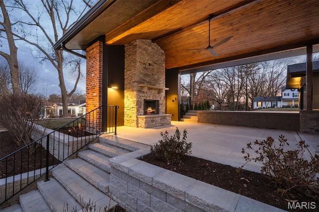 1534 Woodgate Drive, Frontenac, MO 63131