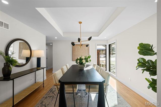 1534 Woodgate Drive, Frontenac, MO 63131