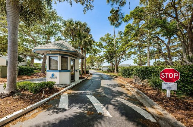 11620 SHIPWATCH DRIVE 1423, Largo, FL 33774