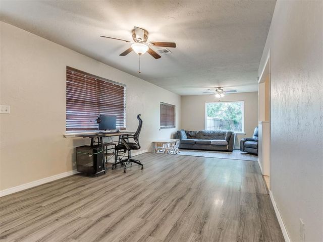 901 NW 1st Street, Moore, OK 73160