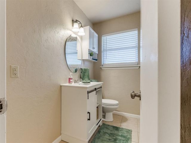 901 NW 1st Street, Moore, OK 73160