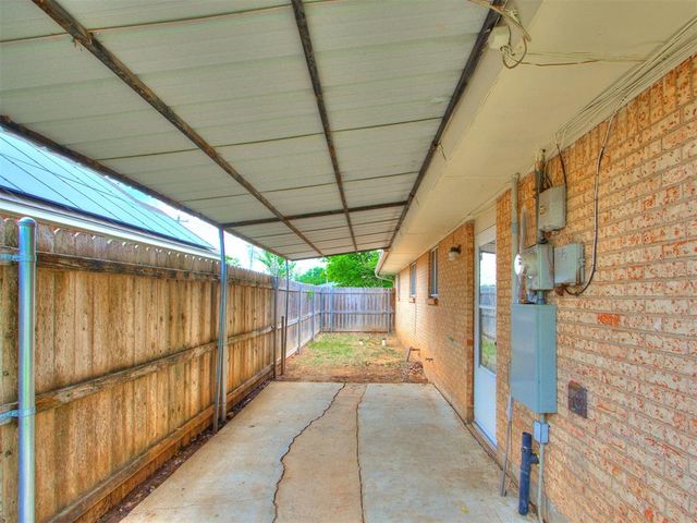 901 NW 1st Street, Moore, OK 73160