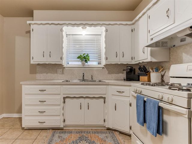 901 NW 1st Street, Moore, OK 73160