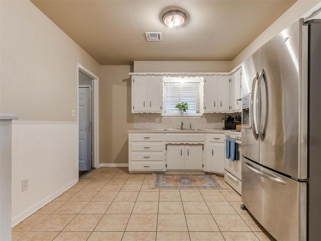 901 NW 1st Street, Moore, OK 73160