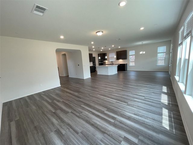 541 Ayinger LN, Austin, TX 78728