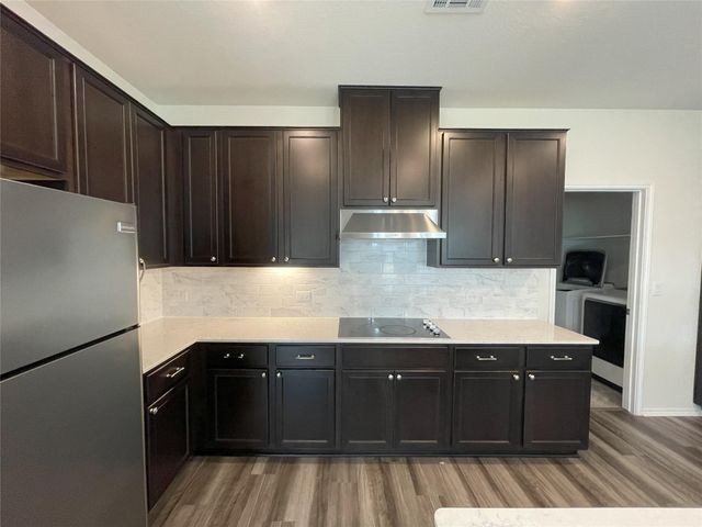 541 Ayinger LN, Austin, TX 78728