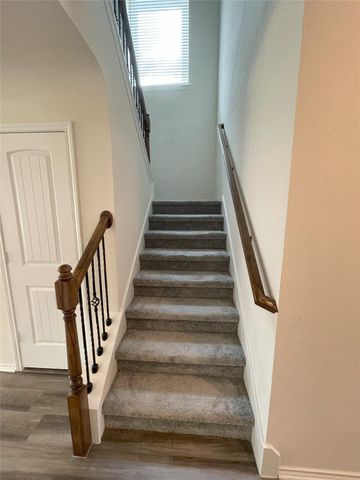 541 Ayinger LN, Austin, TX 78728