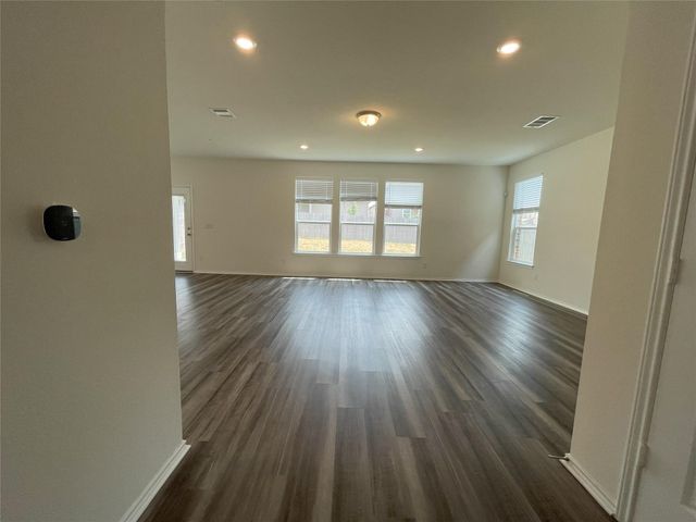 541 Ayinger LN, Austin, TX 78728