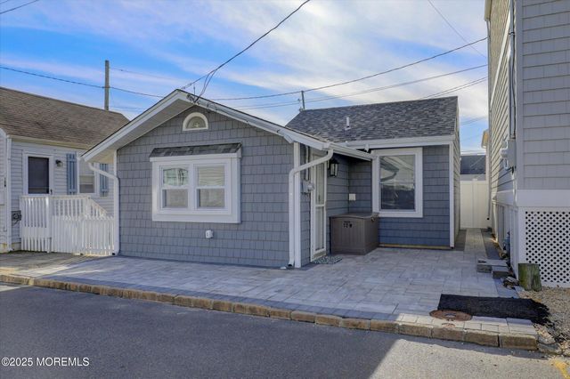 12 W Rutherford Lane, Lavallette, NJ 08735