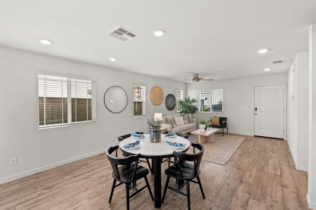4388 Silver Cedar Ln, Sacramento, CA 95834