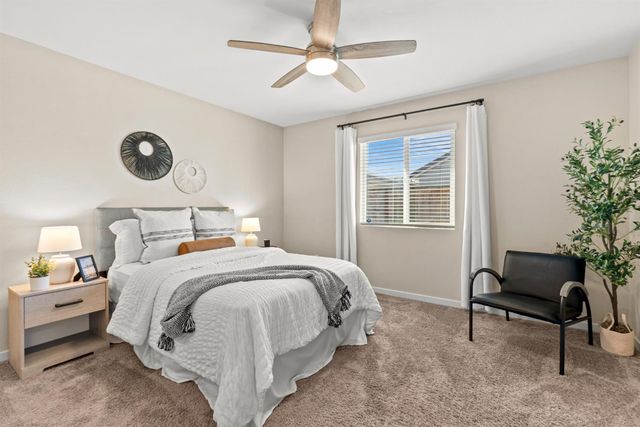 4388 Silver Cedar Ln, Sacramento, CA 95834