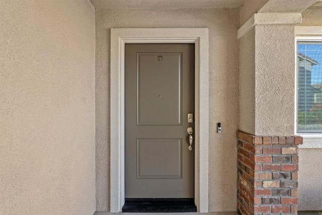 4388 Silver Cedar Ln, Sacramento, CA 95834