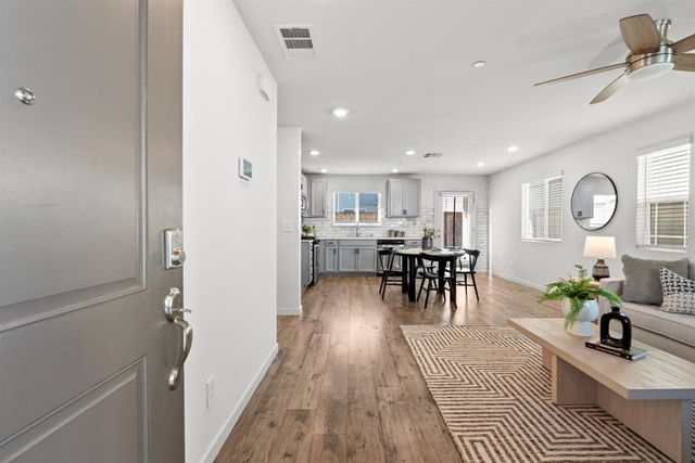 4388 Silver Cedar Ln, Sacramento, CA 95834