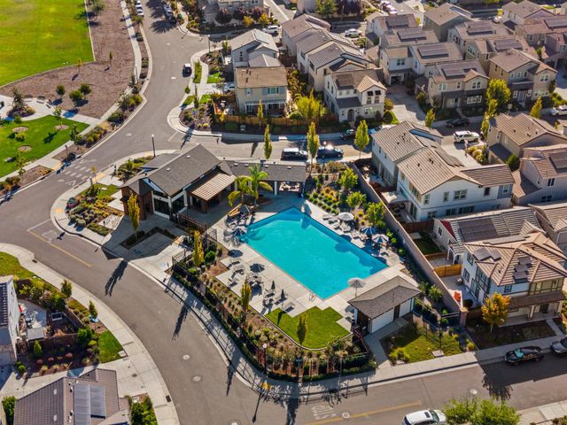 4388 Silver Cedar Ln, Sacramento, CA 95834