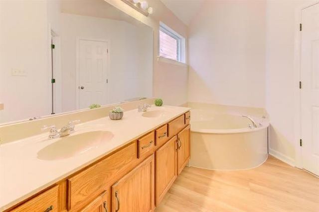 5655 FALLING BARK DR, Memphis, TN 38134